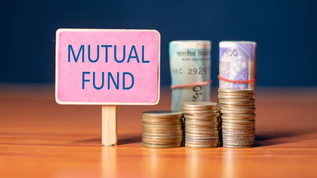 mutual fund size impact Marathi